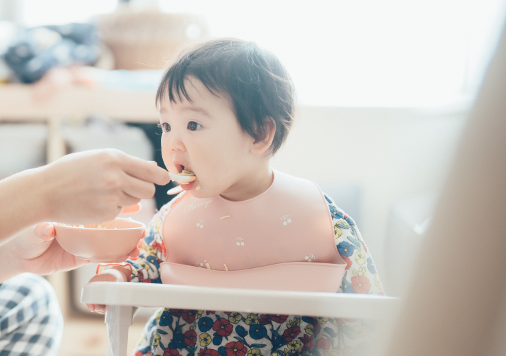 口移しで虫歯がうつるって嘘？本当？子供の虫歯予防で気を付けたいこと