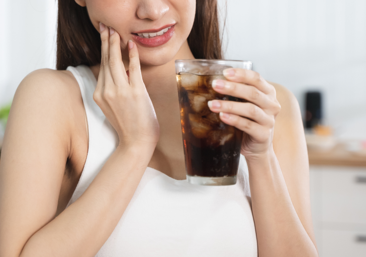 歯がしみる！考えられる原因と対処法